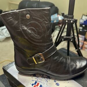 265. NEW SIZE 6.5 Romika Black Ankle Boots with Buckle Detail